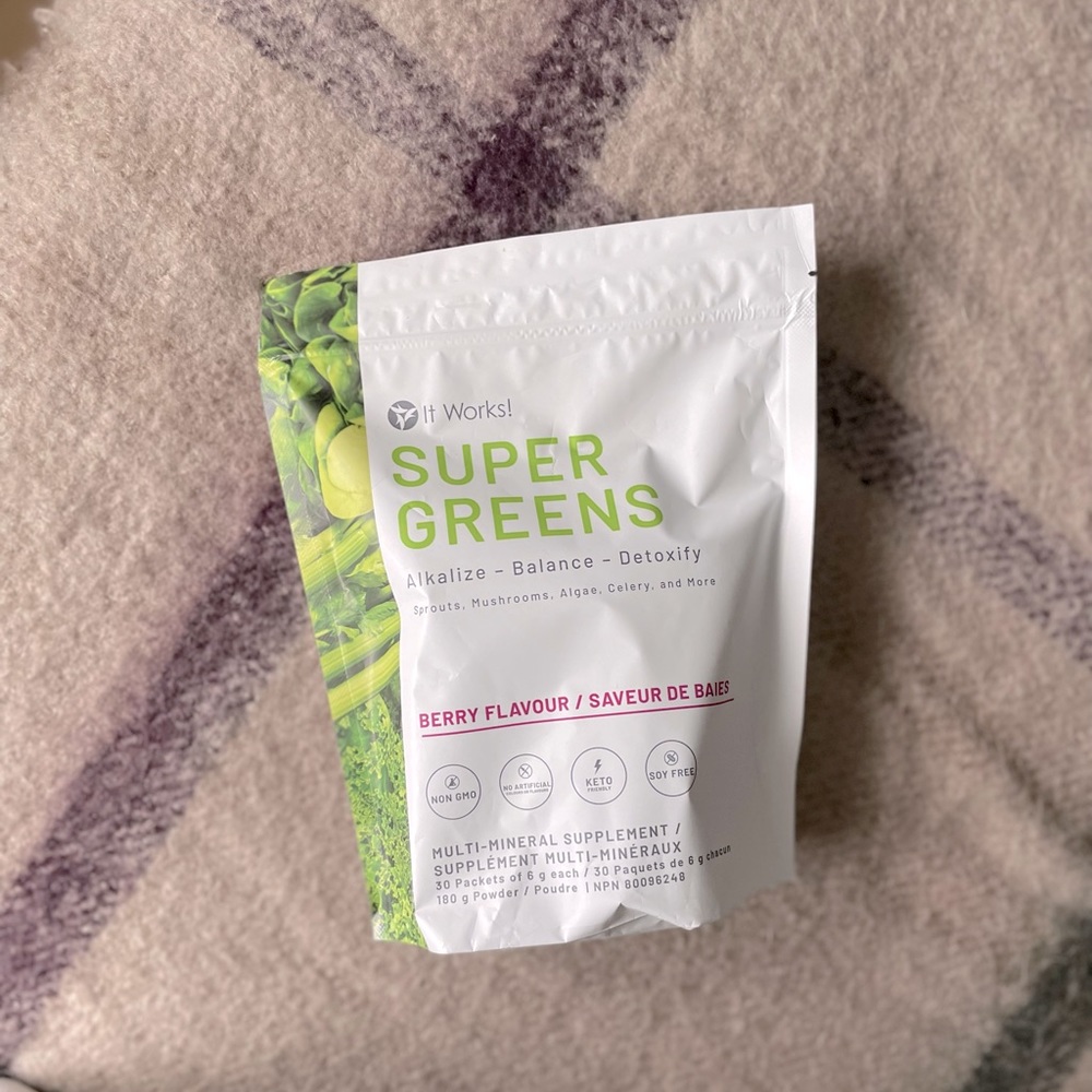 ItWorks super green packets, amazing for digestion issues